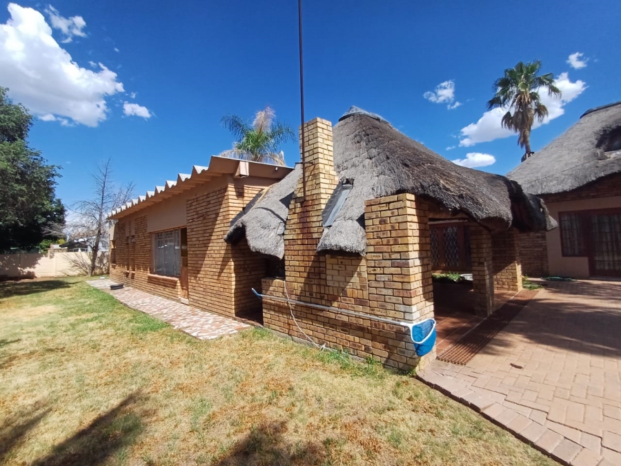 4 Bedroom Property for Sale in Flamwood North West